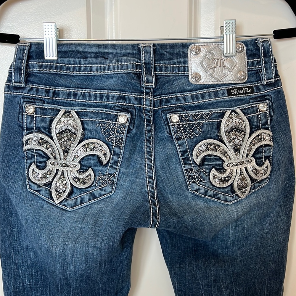 Miss me, jeans size 27 signature boot/ inseam 31